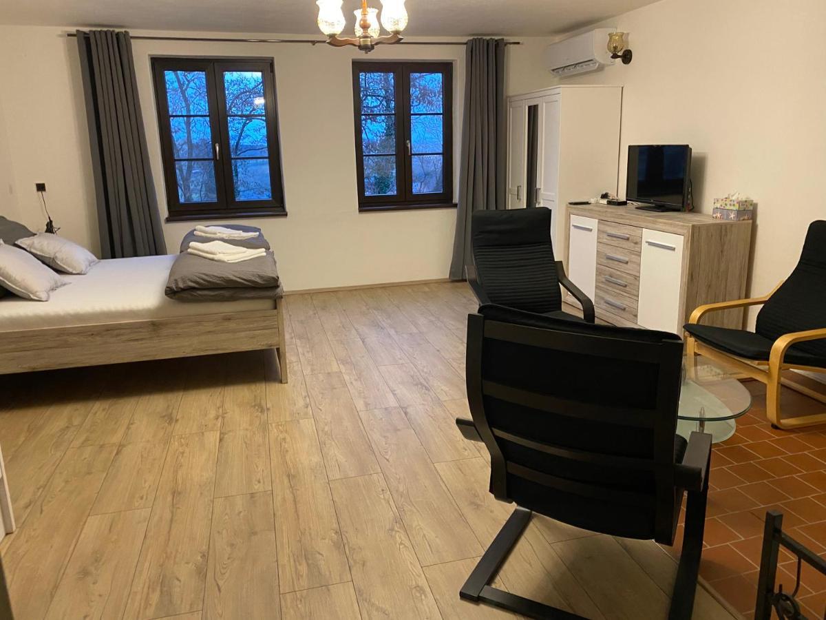 Apartman Pod Mandloni Starovice Екстериор снимка
